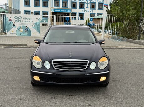 Mercedes E 240 2003