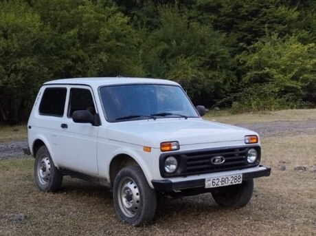 LADA (VAZ) Niva 2005