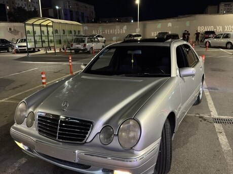Mercedes E 240 2001