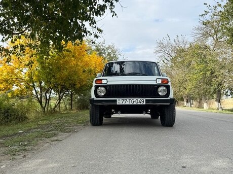 LADA (VAZ) Niva 2010