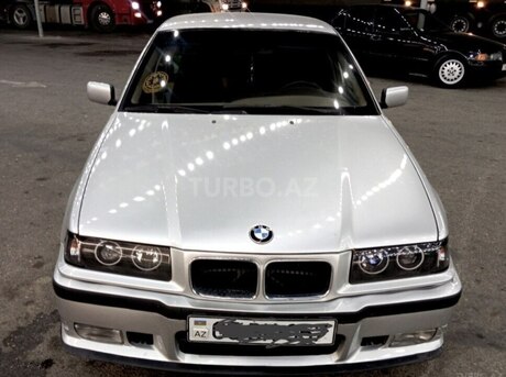 BMW 320 1992