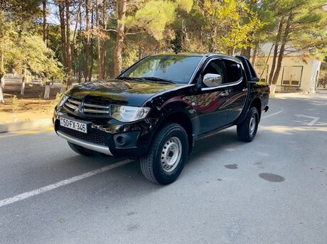 Mitsubishi L200 2013
