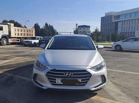 Hyundai Elantra 2018