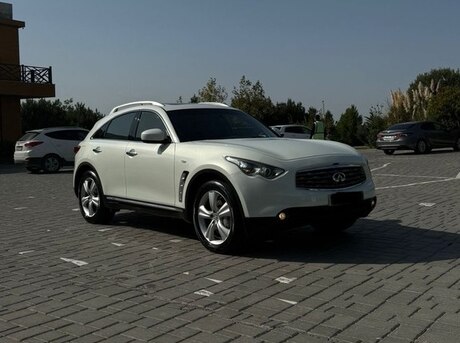 Infiniti FX35 2011