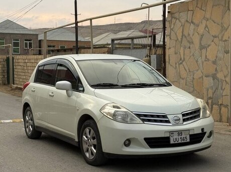 Nissan Tiida 2012