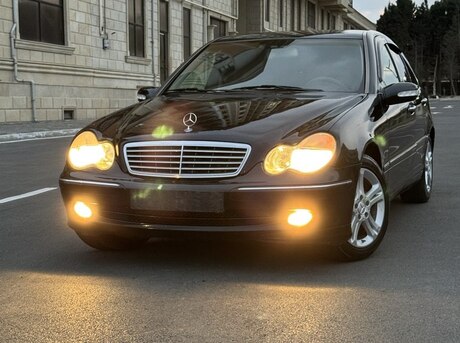 Mercedes C 200