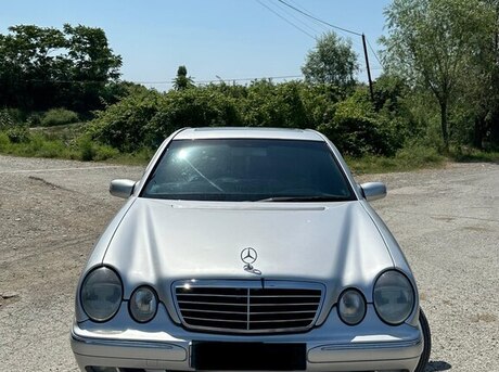 Mercedes E 240 1999
