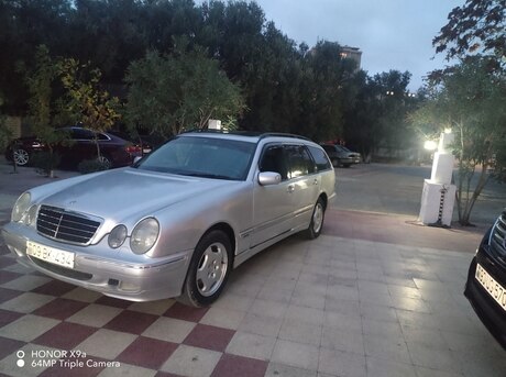 Mercedes E 220 2001