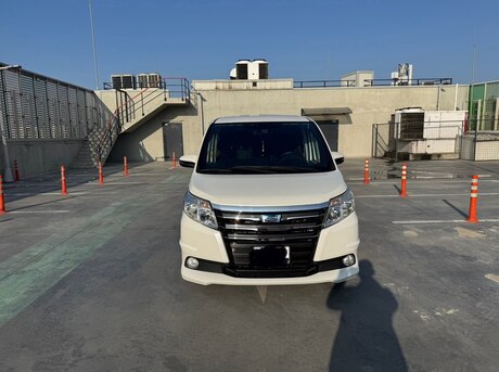 Toyota Noah 2016