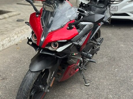Bajaj Pulsar RS 200 2024