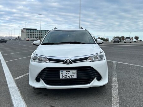 Toyota Corolla Fielder 2015