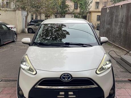Toyota Sienta 2016