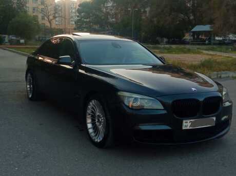 BMW 750 2011