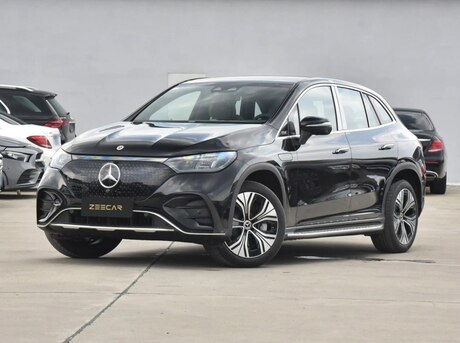 Mercedes EQE SUV