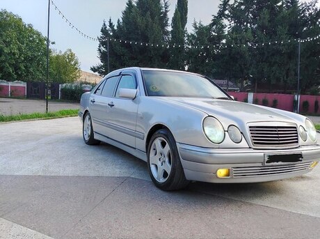 Mercedes E 220 1996
