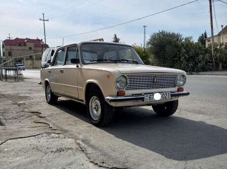LADA (VAZ) 21011 1982