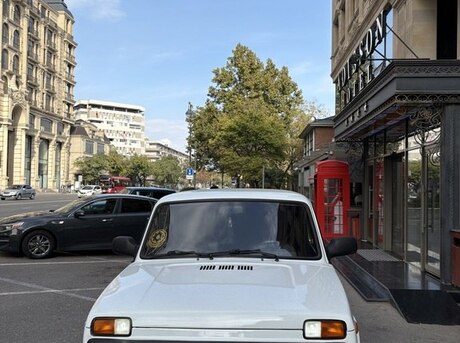 LADA (VAZ) Niva 2015