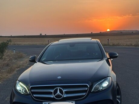 Mercedes E 300