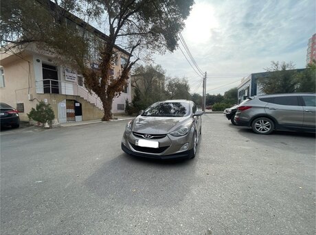 Hyundai Elantra 2012