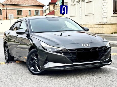 Hyundai Elantra 2022