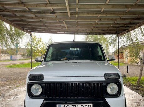 LADA (VAZ) Niva 2015