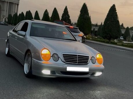 Mercedes E 240 2000