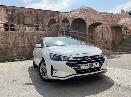 Hyundai Elantra 2019