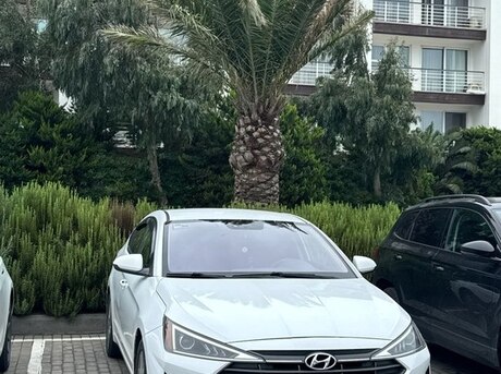 Hyundai Elantra 2019