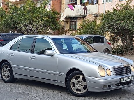 Mercedes E 220 2000