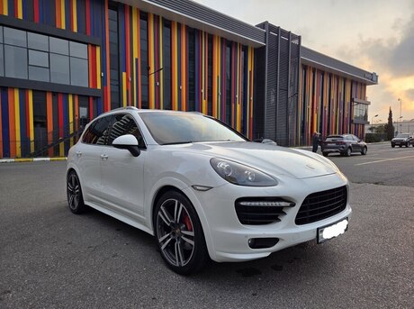 Porsche Cayenne GTS 2013