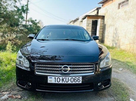 Nissan Maxima 2010
