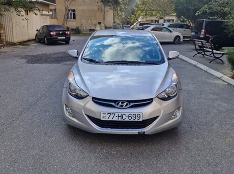 Hyundai Elantra 2012