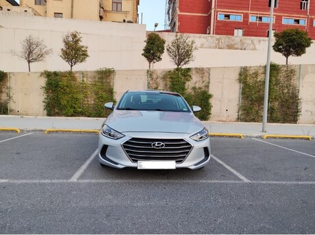 Hyundai Elantra 2018