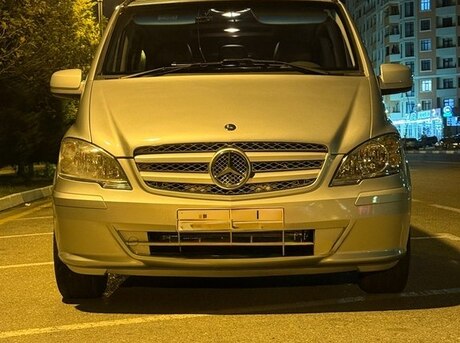 Mercedes  2010