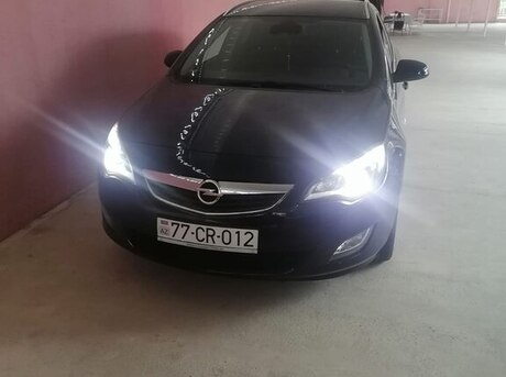 Opel Astra 2011