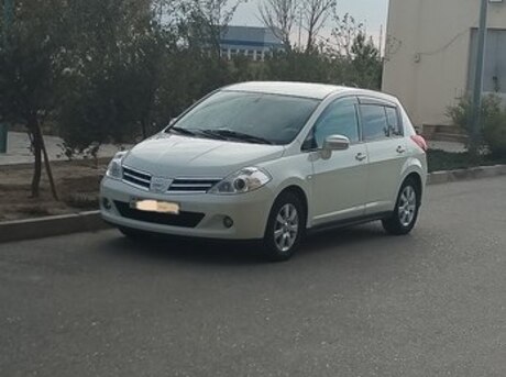 Nissan Tiida 2012