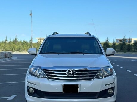 Toyota Fortuner 2013