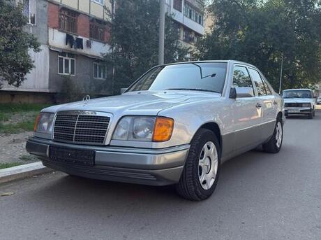 Mercedes 220 E