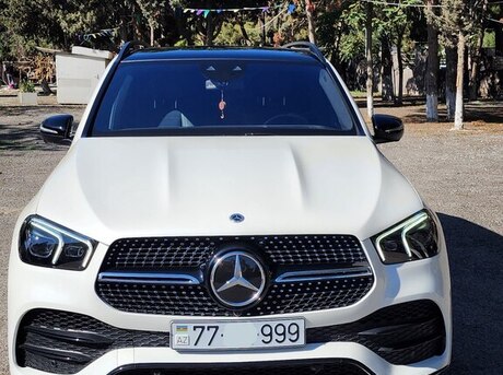 Mercedes  2021