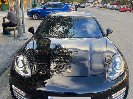 Porsche Panamera GTS 2015