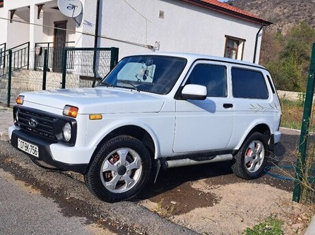 LADA (VAZ) Niva 2009