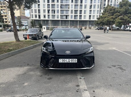 Toyota Camry 2025