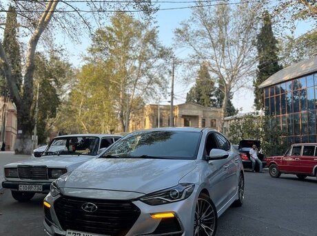 Hyundai Elantra 2018
