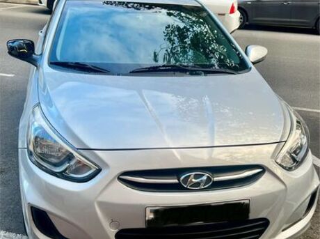 Hyundai Accent 2015
