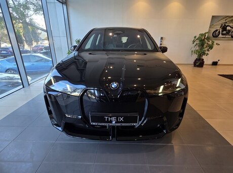 BMW iX