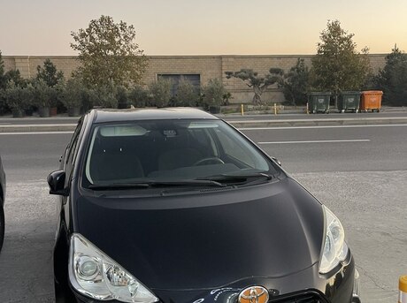 Toyota Aqua 2015