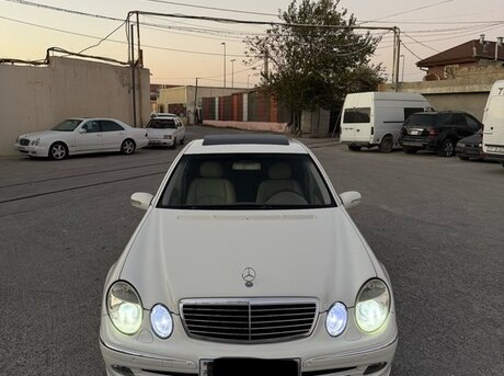 Mercedes E 240 2003