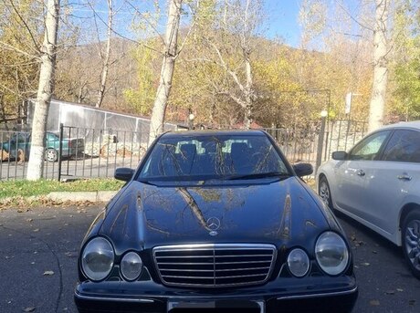 Mercedes E 240 2001