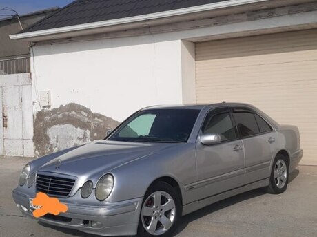Mercedes E 220 2000