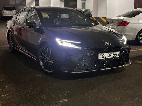 Toyota Camry 2025